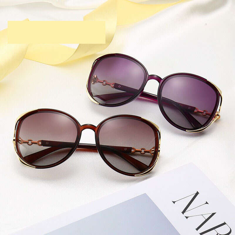 Designer sunglasses for women Classic Round Popular Two-tone frame Gradient purple lenses Beach Sun Glasses clover Detail