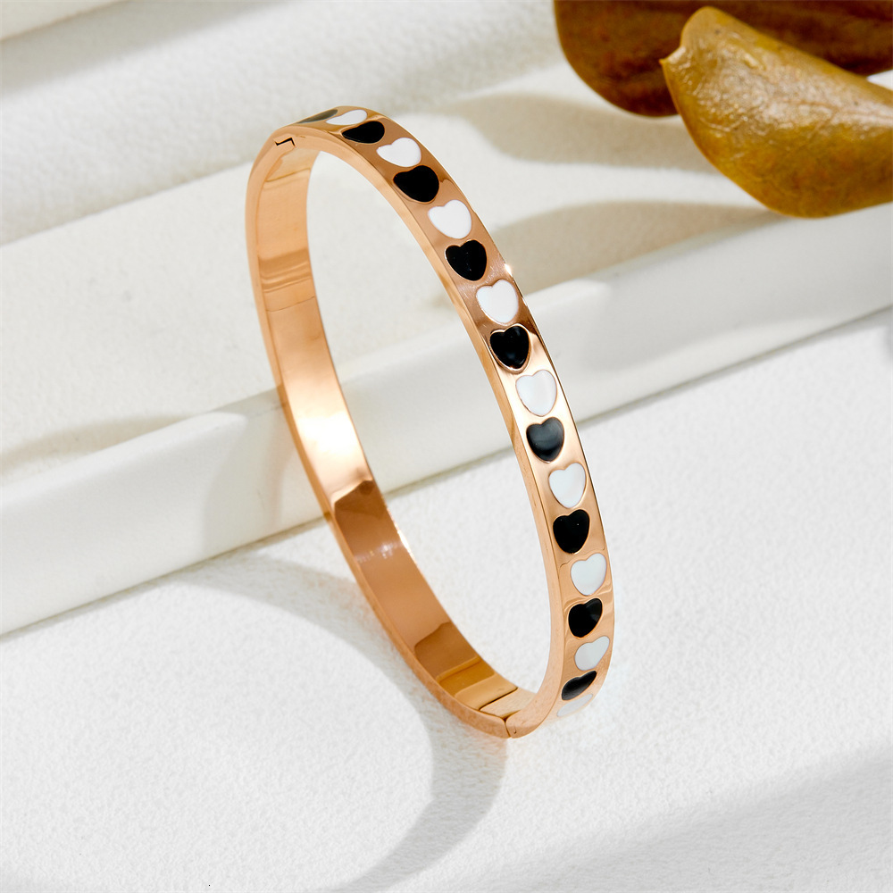 Luxury Brand Designer Jewelry Women Fashion Heart-shaped Bracelet High-end Women's Jewelry Light Luxury Titanium Bracelet Designer Steel Bracelet