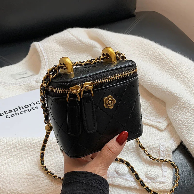 Small Shoulder Bucket Bag For Women Classic Mini Clutches Female Square Crossbody Metal Chain Handbag 260227