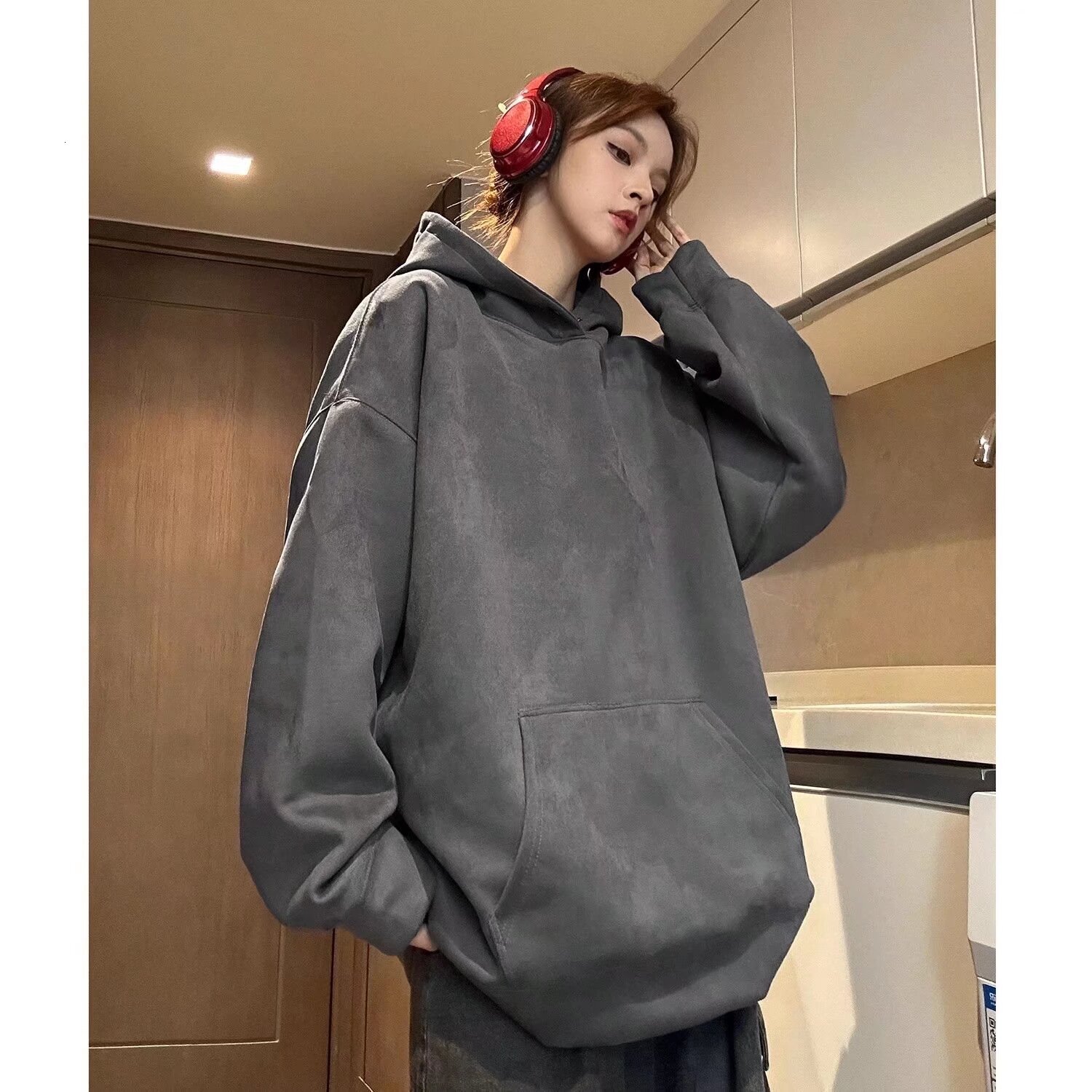 Retro Heavy-duty Dark Plum Purple Suede Hooded Sweatshirt For Men Designer Hoodie And Women Loose And Stylish Solid Color Jacket For Students In Autum