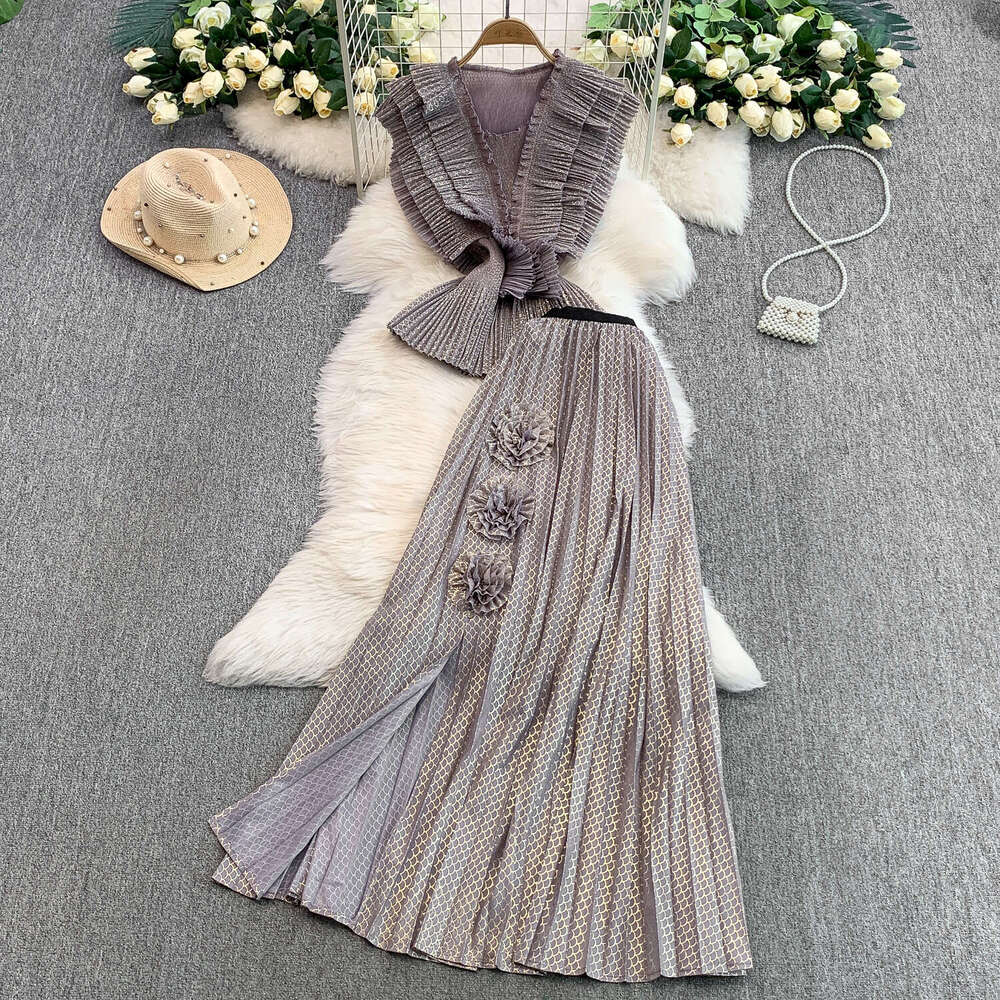 Elegant European and American socialite a23 style double-layer ruffle V-neck sleeveless waist-cinching top + high-waisted slimming slit skirt