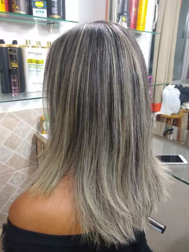 Super cute Cuticle aligned european human hair wig raw virgin hair bob layered cut platinum ash blonde ombre balayage full lace frontal wig for white 