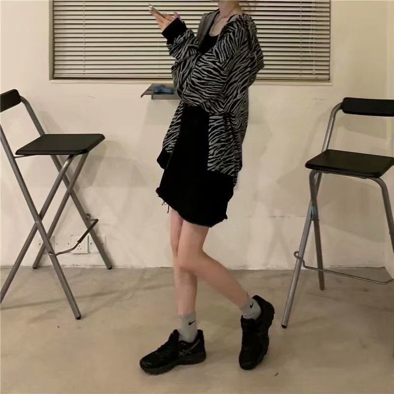 Autumn And Winter Stylish Commuter Striped Hooded Zip-up Long-sleeve Sweatshirt For Women Designer Hoodie Version Loose And Trendy Slim-fit Jacket