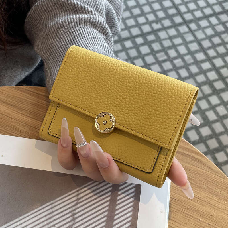 Luxury fashion wallet Genuine Leather Short For Women New Model Multi Card Slot Coin Purse With Plum Blossom Clasp Bank Card Wallet