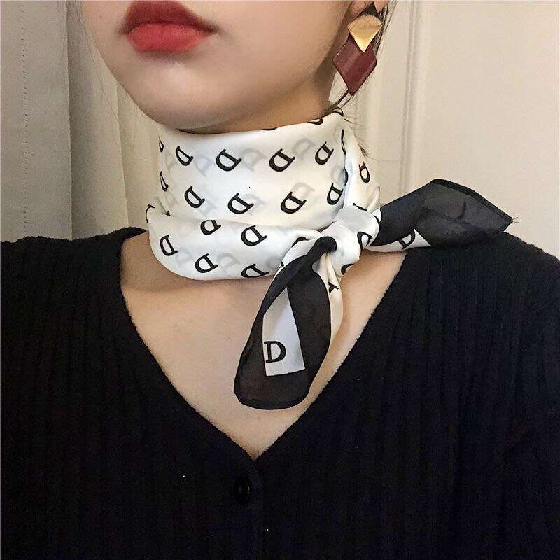 Fashion Square Scarf Daily Essentials for Women Versatile Double-Sided Printed Shawl Soft Cotton Feel with Refined Texture Perfect Festive Accessory f