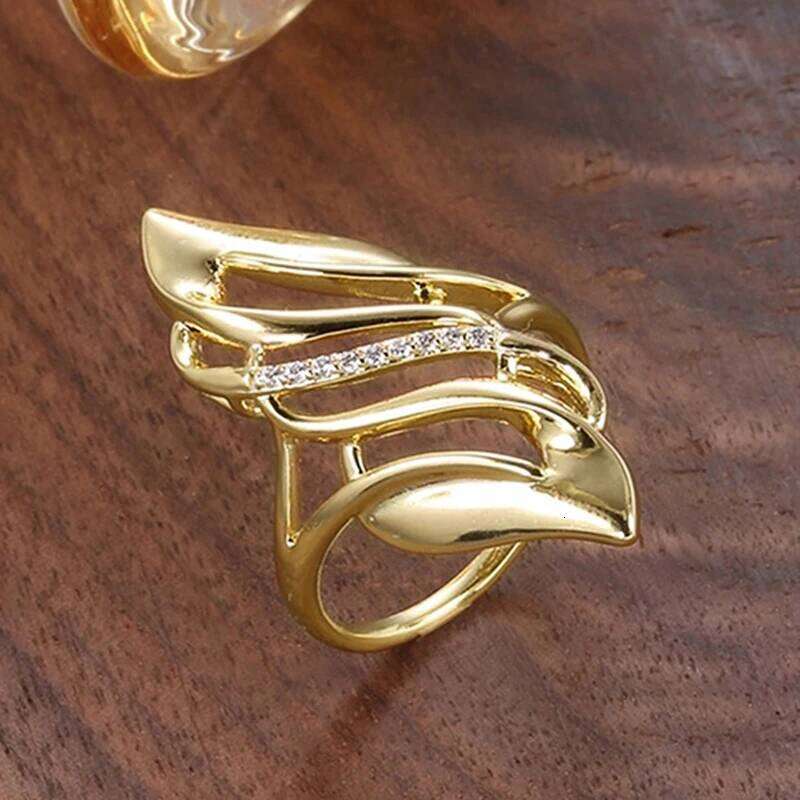 Huitan Hottest Geometric Shaped Finger Ring for Women Wedding Band Accessory Hollow Out Modern Fashion Design New Jewelry H260312