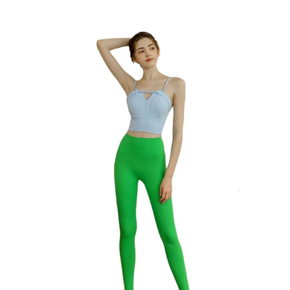 New Exquisite Yoga Outfit for Women, High-end Fashionable Beautiful Back Designer Vest, Sports Training Set