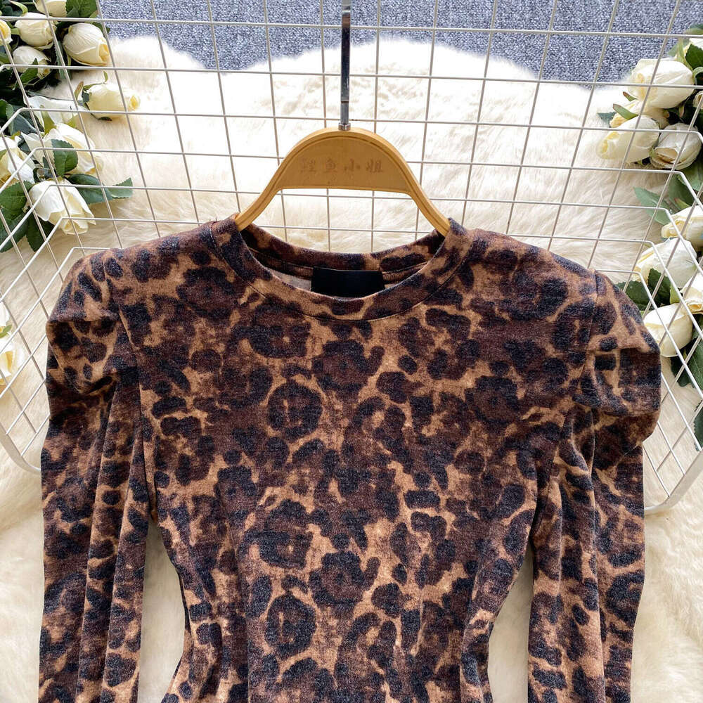 Designer French fashion high-end round neck puff sleeve leopard print women's top autumn A12 and winter new slim fit basic shirt