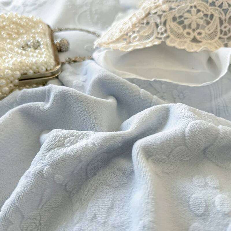 4Pcs Vintage French Romantic Lace Ruffles Carved Velvet Warm Winter Princess Bedding Duvet Cover Set Bed Sheet Pillowcases H260312