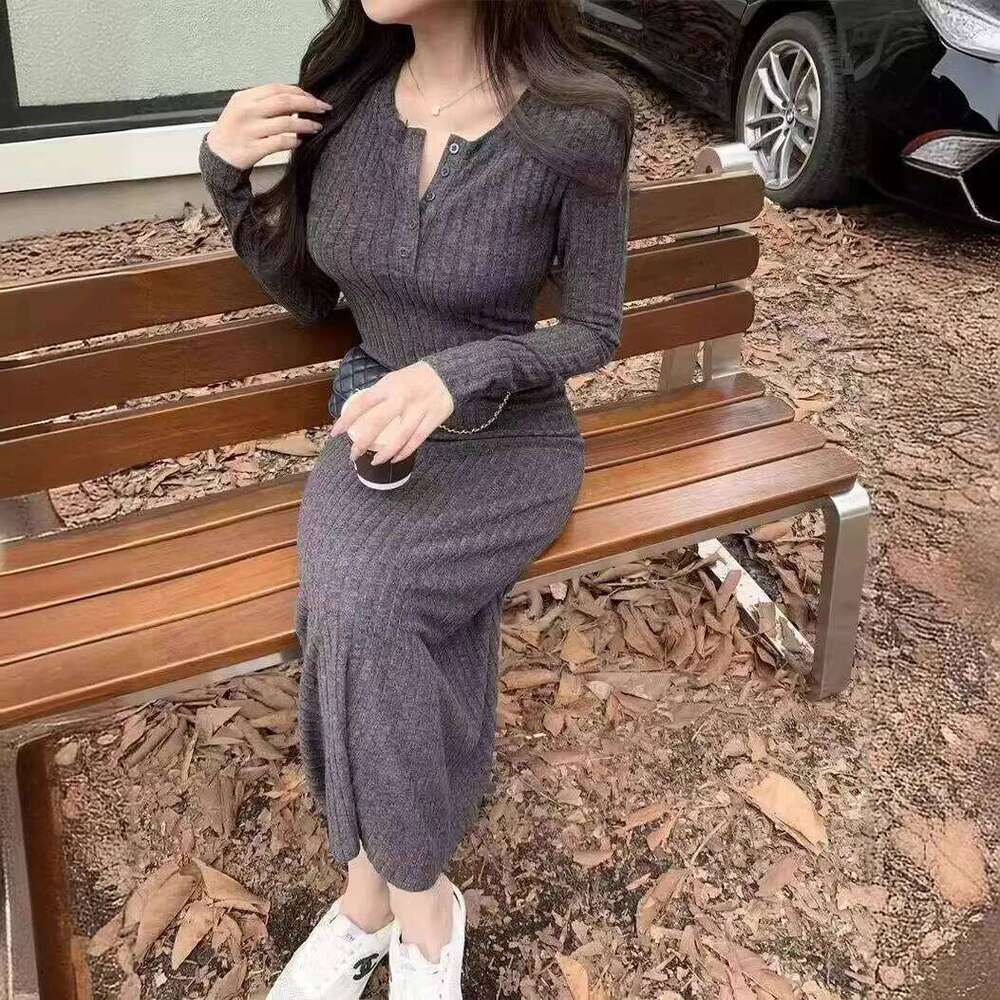 Women French Style Knitted Dress Autumn Winter New Fit Slimming Sweater Long Vestidos Female Small V-neck Silod Color Dresses C260312