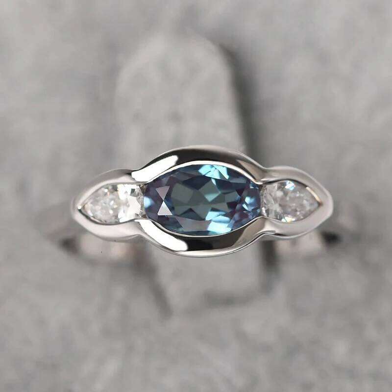 Huitan Blue/White Cubic Zirconia Rings for Women Creative Engagement Wedding Band Accessories Temperament Elegant Lady Jewelry H260312