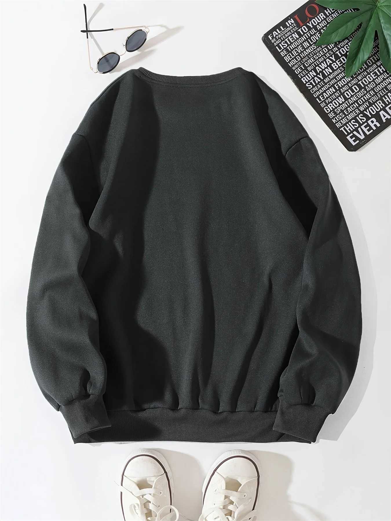 Mens autumn and winter fashionable casual loose M WAKE UP letter graphic printed long sleeved round neck sweatshirt M260312