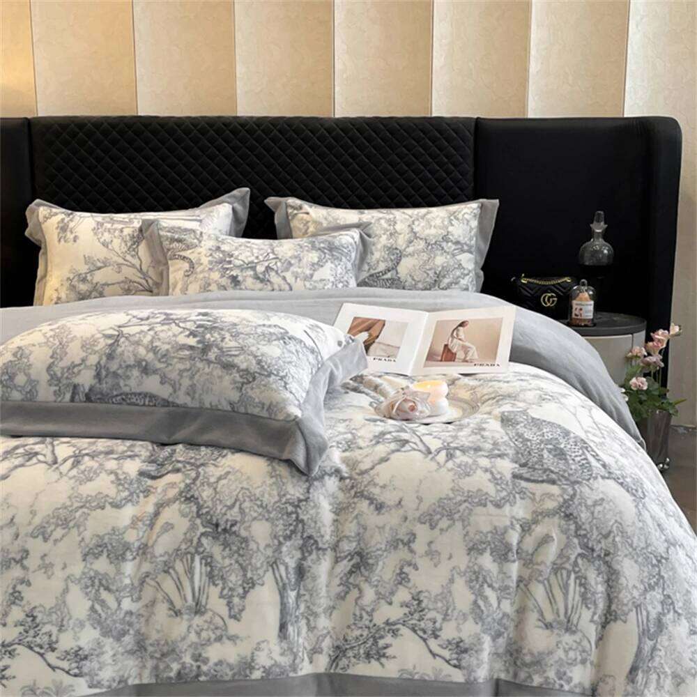 Milk Four-Piece Set Autumn and Winter Warm Thickened Light Printing Coral Velvet Quilt Cover Bed Sheet Pillowcases H260312