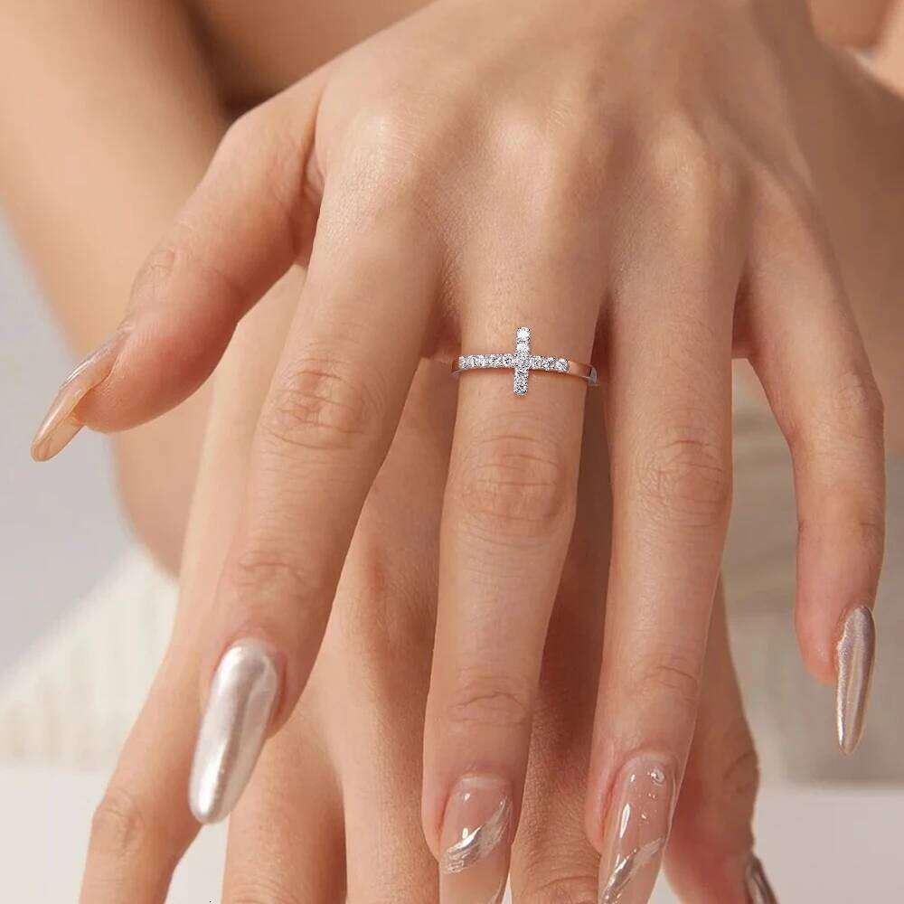 Linker Moissanite Cross Wedding Band S925 Sterling Silver Diamond Ring for Women Gold Plated Christmas Trendy Jewelry Gift H260312