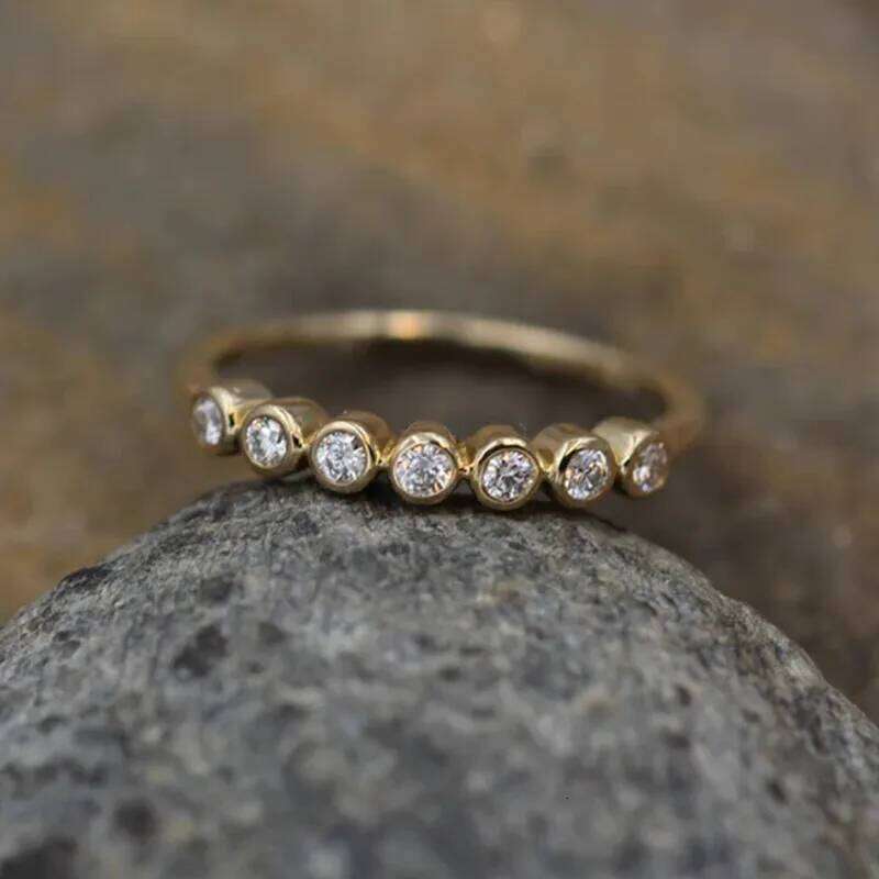 Huitan Minimalist Gold Color Wedding for Women Paved Dazzling Crystal CZ Stone Simple and Elegant Rings New Trendy Jewelry H260312