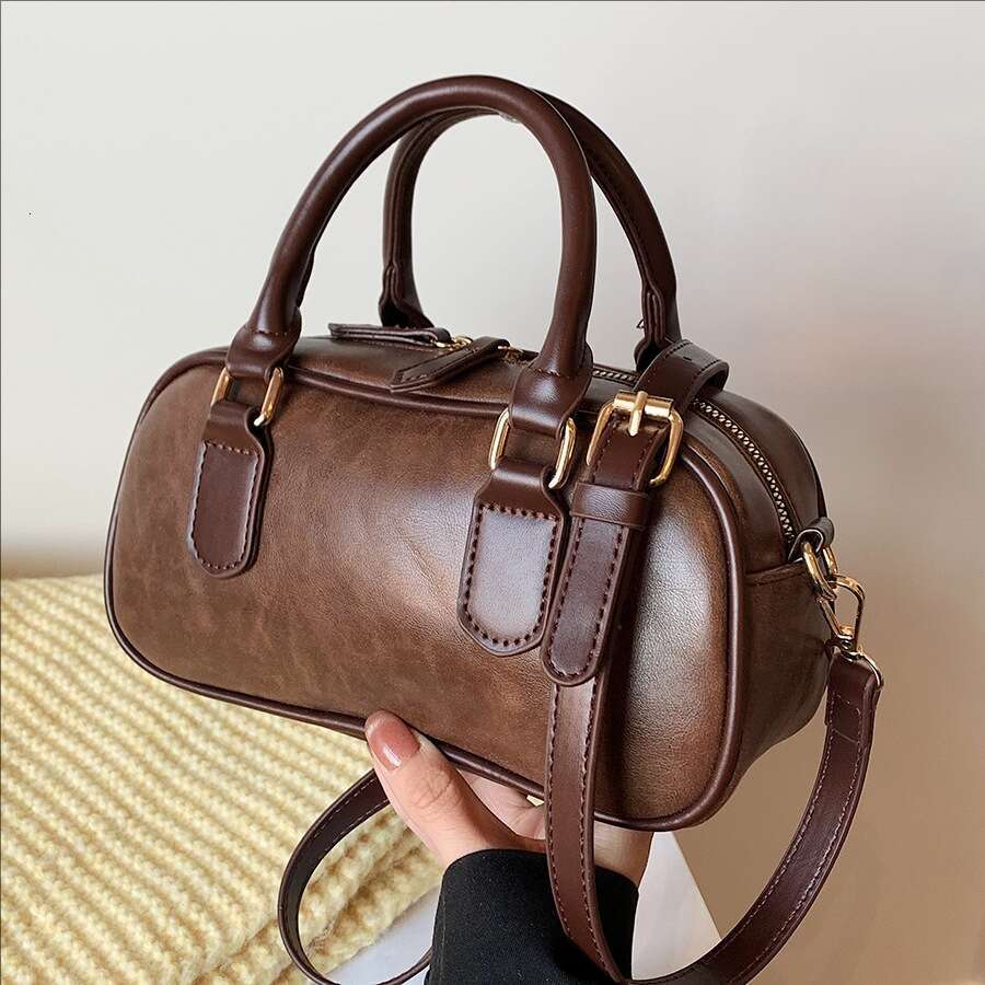 High-end Maillard handbag for women, 2026 new trendy retro versatile shoulder bag, commuter crossbody bag