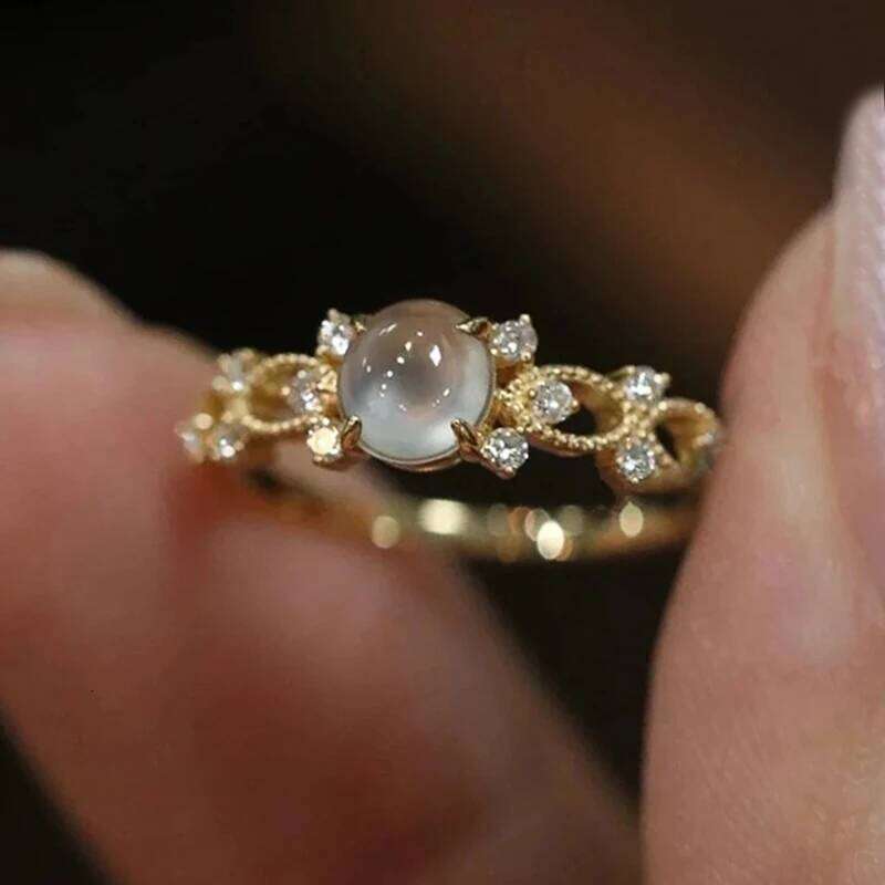 Huitan Trendy Imitation Opal Series for Women Exquisite Hollow Gold Color Finger Rings Wedding Party Aesthetic Jewelry Hot H260312