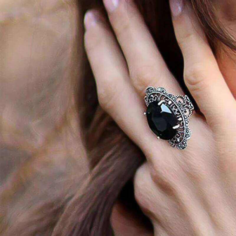 Huitan Big Oval Black Acrylic Hollow Design Punk Accessories for Women Hyperbole Rings Hip Hop Daily Wear Party Jewelry H260312