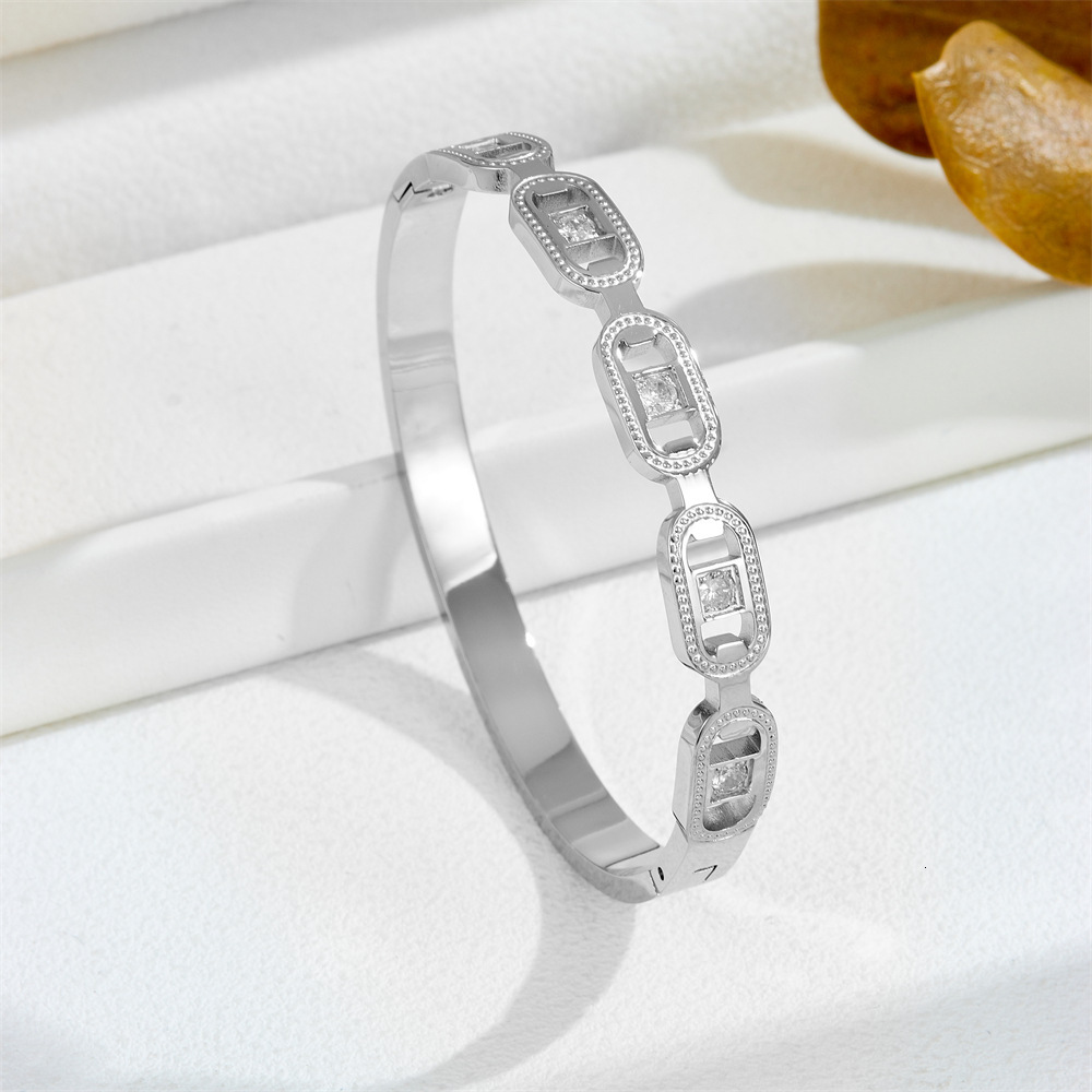 High-quality Fashion Bracelet Bangle Women Titanium Stainless Steel Plated Gold Silver Bracelets Eternal Couples Bracelet Designer Bracelet Bangle Jew