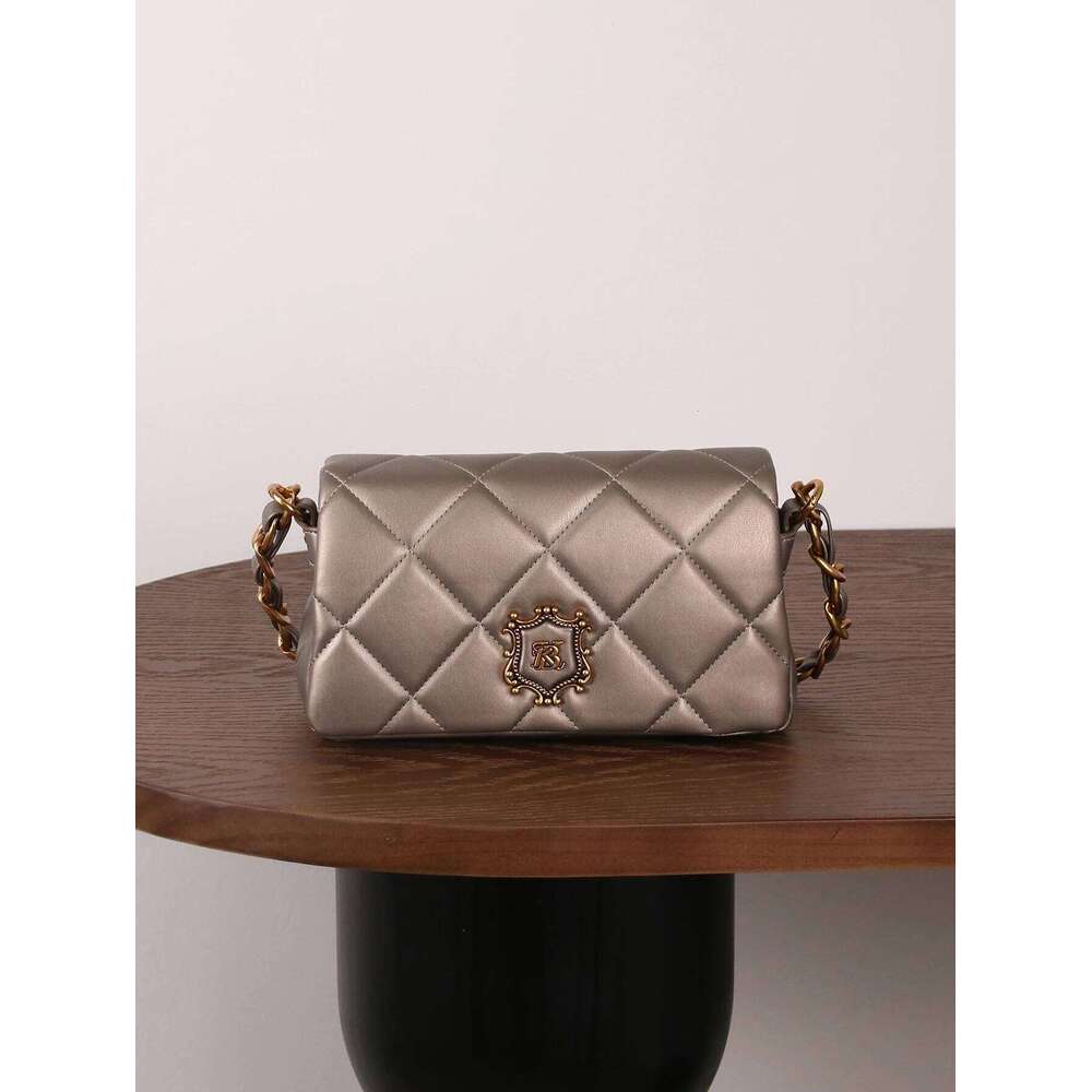 New Luxury Champagne Fashion Temperament Ladies Shoulder High Sense Soft Leather Rhombic Embroidered Commuter Chain Bag Joke