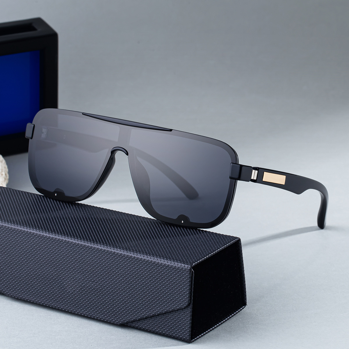2026 New Fashion Square Frame Polarized Personalized Outdoor High-End Driving Sunglasses for Men,