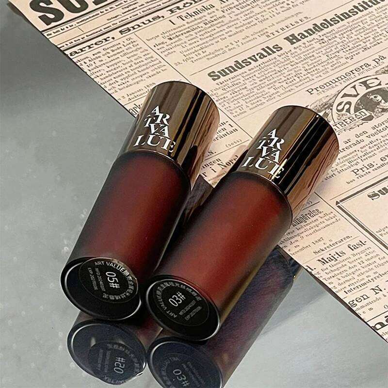 Punk metal matte velvet Mud Soft mist white lip glaze Pseudo plain Everything with Girlie Grey powder W260311