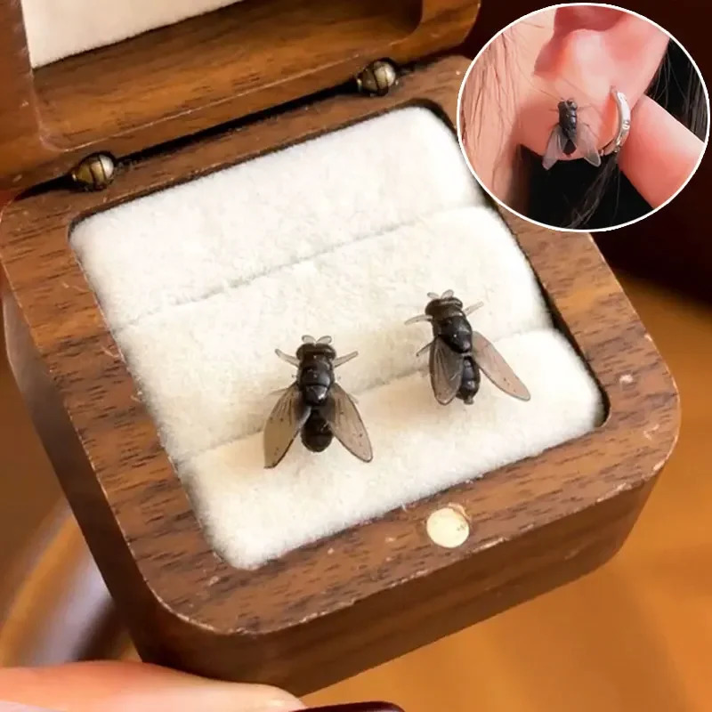 2pcs Funny Flies Studs Earrings Realistic Insects for Women Men Abstract Personalized Mini Fly Earring Party Jewelry 260309