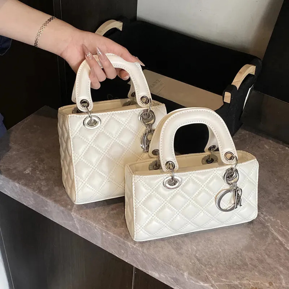 Quilted Embroidery Bag for Women, Princess Diana Style, Large and Small Sizes, 2026 New Fashionable Simple Commuter Handbag b8