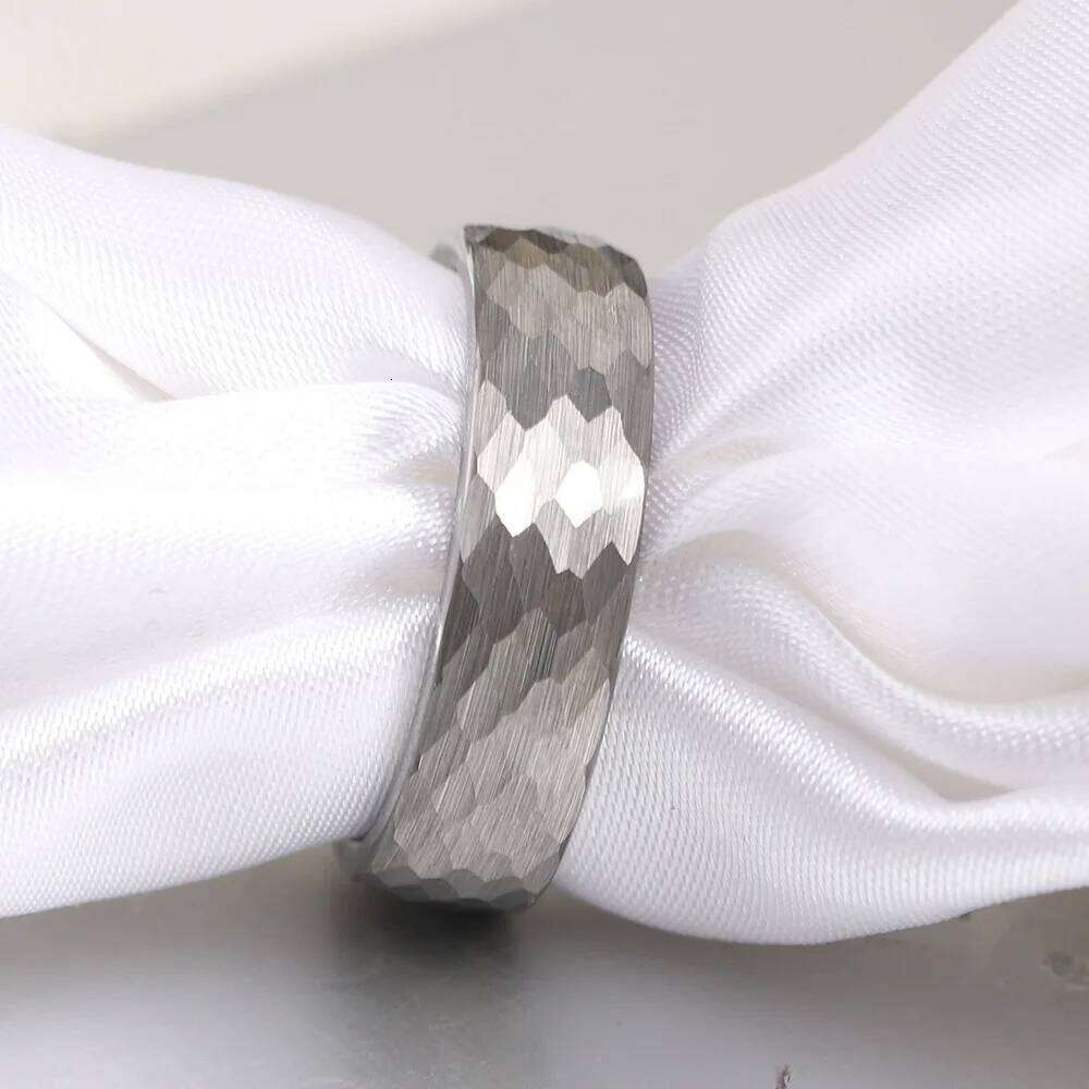 Fashion Retro Fish Scale Pounding Pattern Titanium Rings For Men Women Stainless Steel Couple Ring Wedding Engagement Jewelry H260312