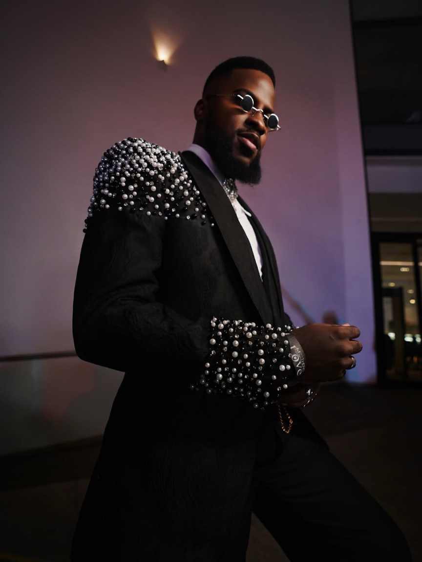 Luxury Men Suit 2 Pcs Blazer Pants Peaked Lapel Pearls One Button Formal Occasions Coat Wedding Groom Tuxedo Customized