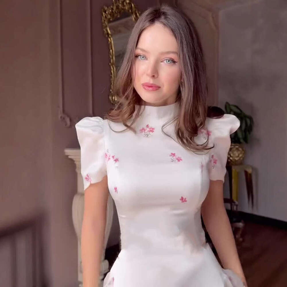 Amazon European And American 2025 Spring New Sweet Style Elegant Short-Sleeved Long Silky Fashionable Dress For Women Asia Size