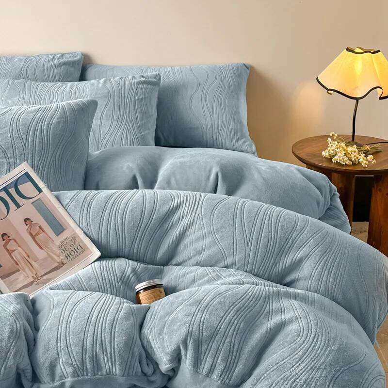 2025 new winter solid color comfortable four-piece set milk fleece carved quilt cover bedding thickened warming kit H260312