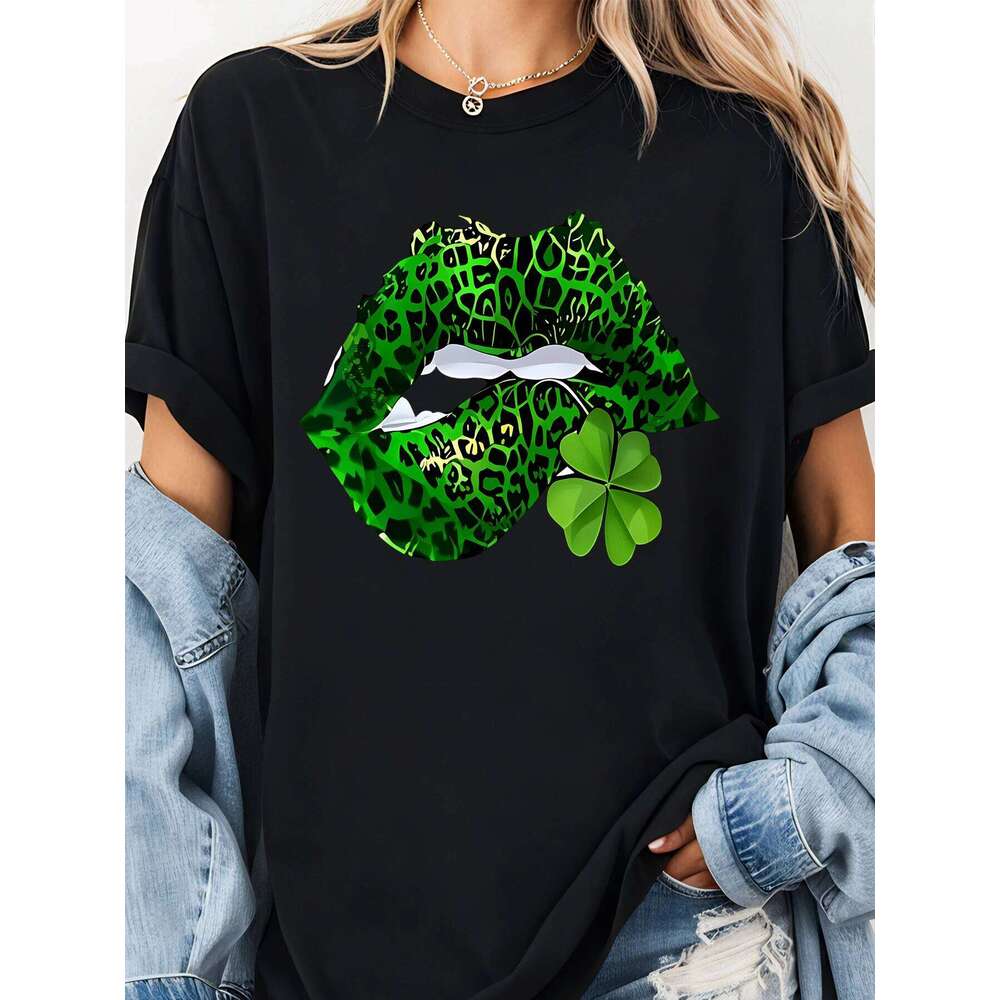 St Patrick Day Leopard Lips With Clover Print Oversized Tee Women Casual Fashion Statement Top Z260312