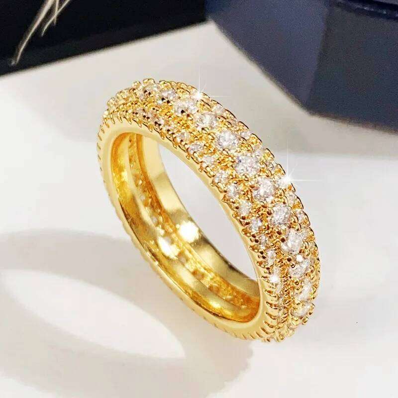 Huitan Sparkling Promise Rings with CZ Wedding Bands Accessories for Women Gold Color Fashion Versatile Female Jewelry H260312