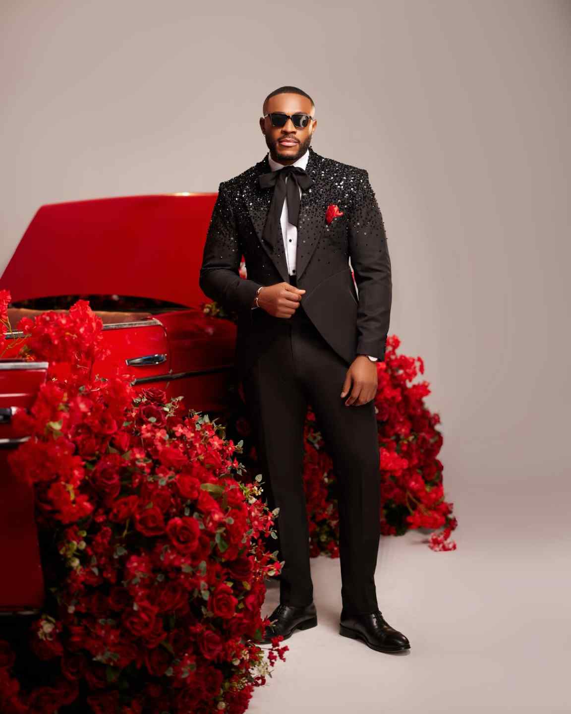 Sparkly Sequins Suits For Men One Button Peaked Lapel Blazer Sets Plus Size 2 Pieces Prom Male Party Customized Outfits