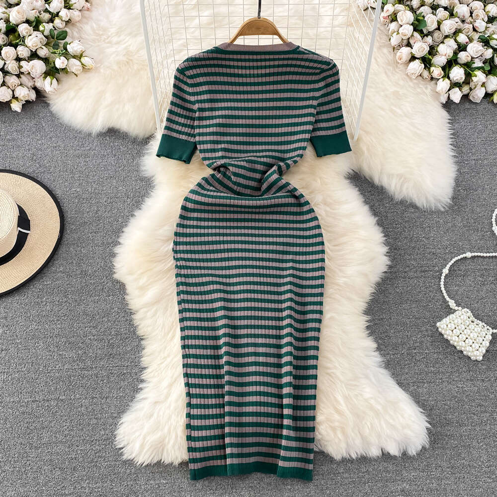 a22 Designer round neck slim fit women's pleated striped dress with elegant goddess like high-end feeling slim fit