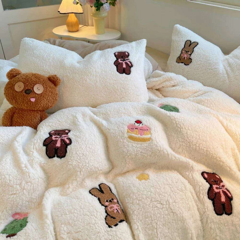 Embroidery Thickened Milk Fleece Bedding Winter Comforte Warm Bedroom Decor Quilt Cover Bed Sheet Pillowcase Four-Piece Set H260312