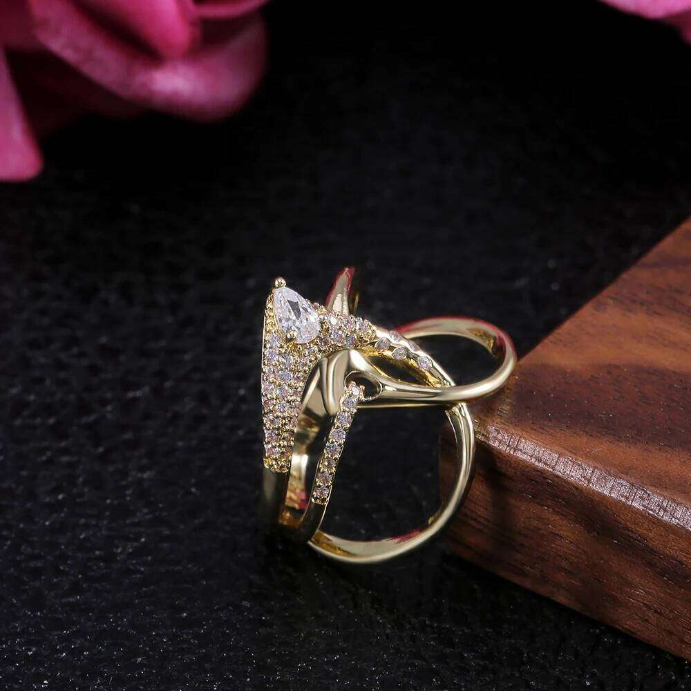 Huitan Irregular Magical Witch Ring Super Cool Accessories Gadget Golden Twist Winding Women Jewelry Personality Rings H260312