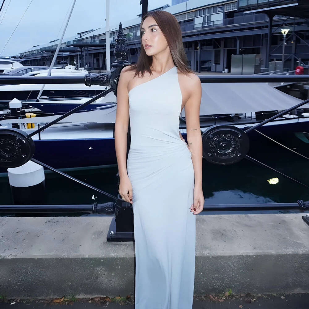 European and American 2025 cross-border women's high-end light luxury socialite dress, one-shoulder black bandage dress with metal accessories
