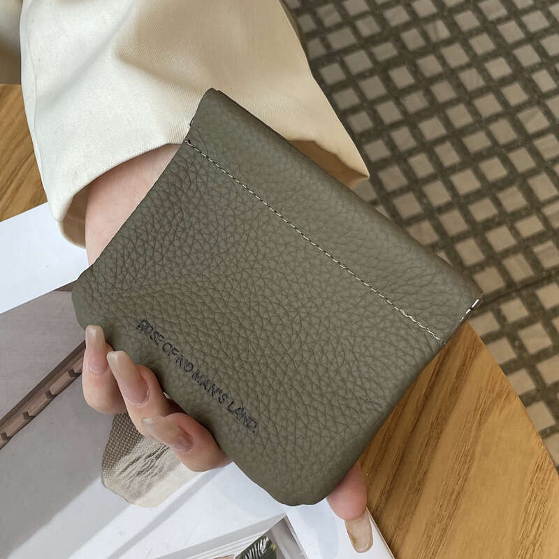 Luxury fashion wallet New Spring Clip Bag Automatic Closing Storage Pouch Coin Purse Mini Portable Lipstick Bag