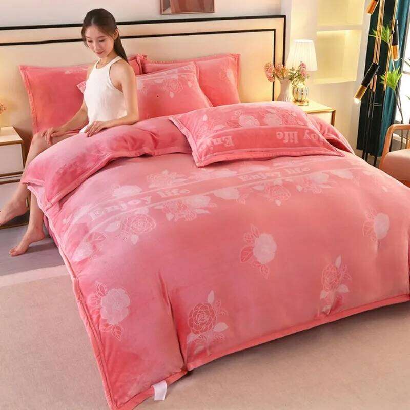 2025 new high-gram weight solid-color milk rotten carved fleece four-piece set, bed sheet type kit, household H260312