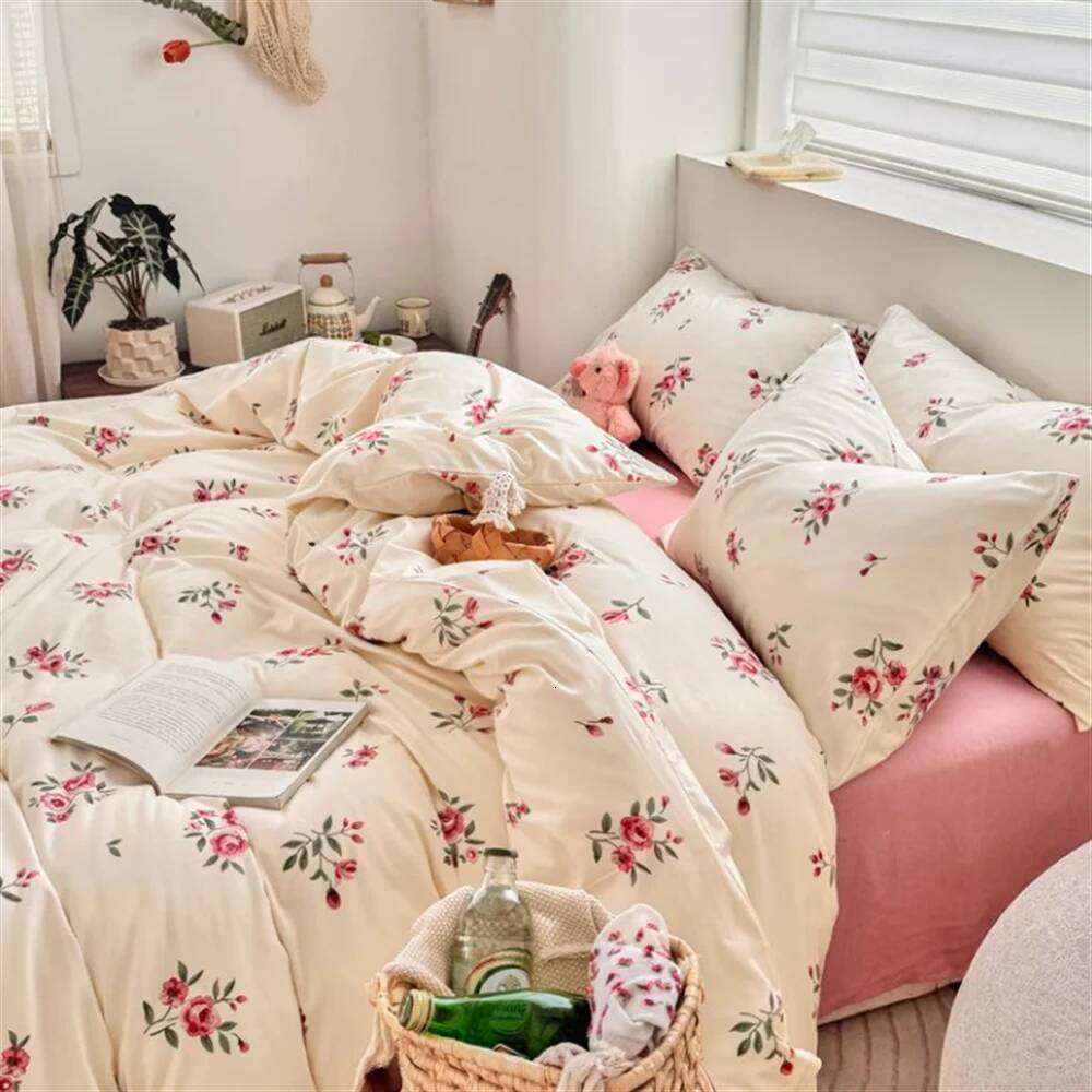 Korean Style Sausage Dog Floral Girl Heart Four Set, Washed Cotton Bed Sheet Hat Student Duvet Three Piece Set H260312