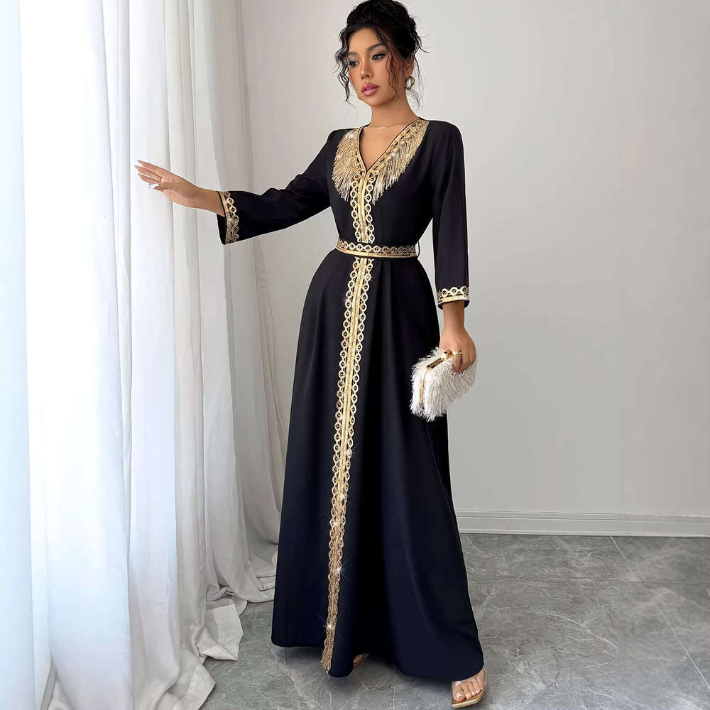 New Middle Eastern cross-border foreign trade Muslim robe, three-quarter sleeve women's lace tassel dress, elegant and feminine
