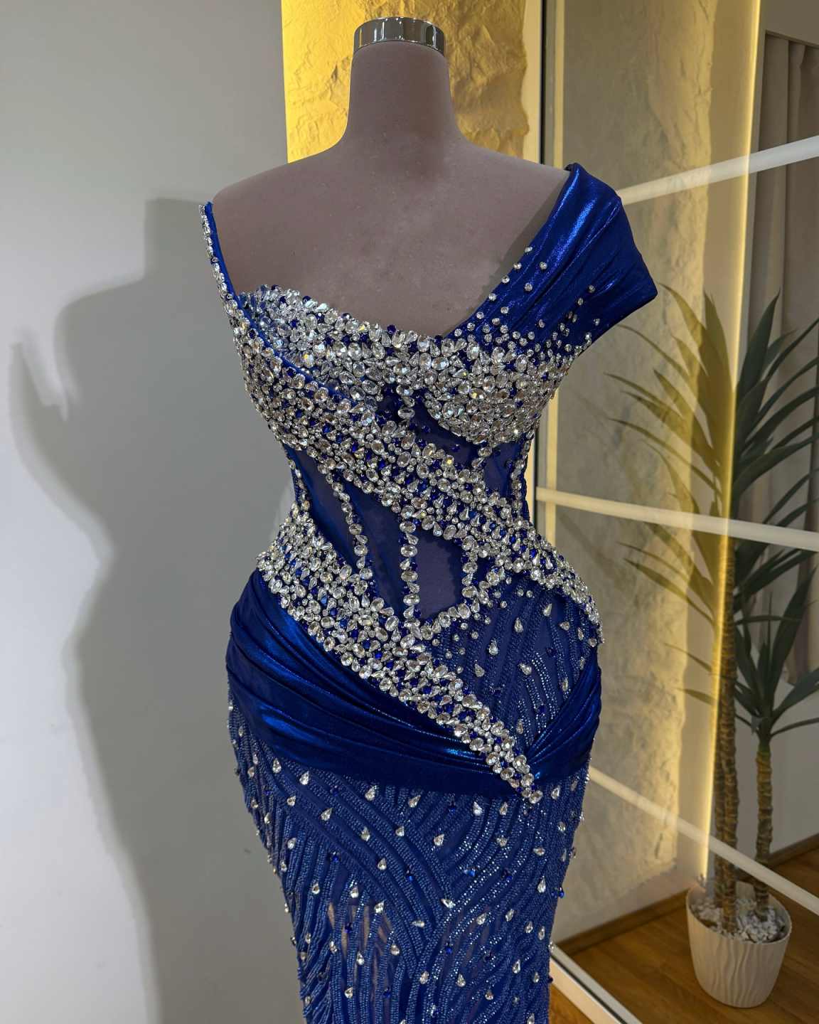 Graceful Evening Dresses Mermaid Strapless Rhinestones Sleeveless Party Dress Dresses Celebrity Prom Gown Customized Vestido De Novia