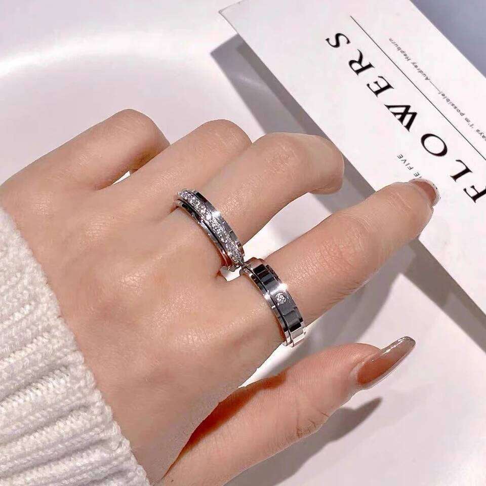 ZAKOL Single Row Square Zircon Rotating Ring for Women Shiny Crystal CZ Starry Couple Rings Aesthetic Creative Jewelry Gift H260312