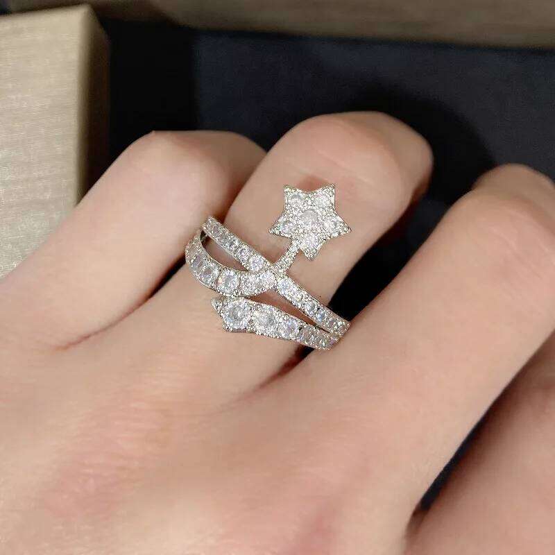 Luxurious and beautiful trend light five-pointed star shining full diamond comet overlapping open ring ceremony party eng H260312