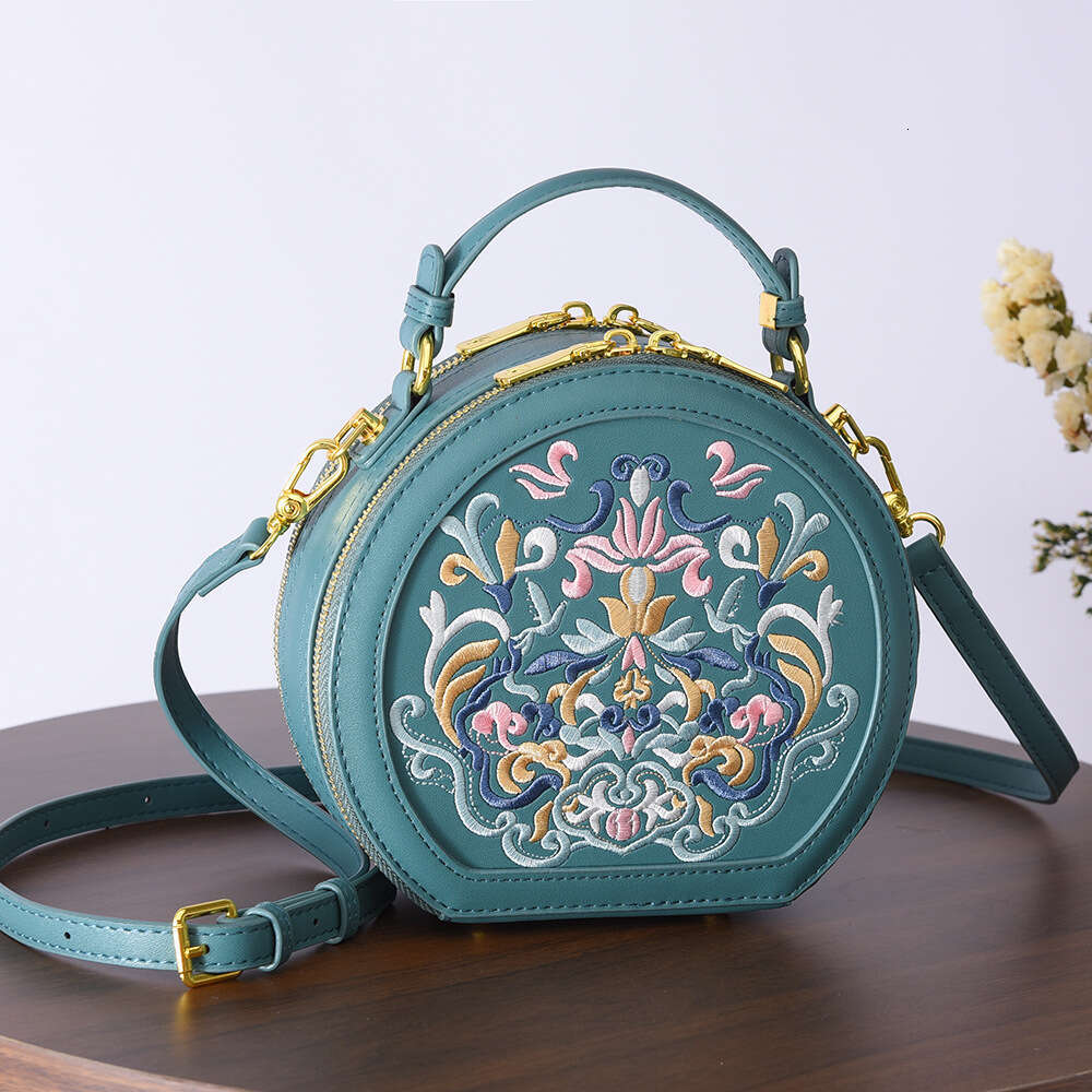 Unique Embroidered Women's Handbag 2026 New Trendy Artistic Shoulder Chinese Style Crossbody Small Round Bag