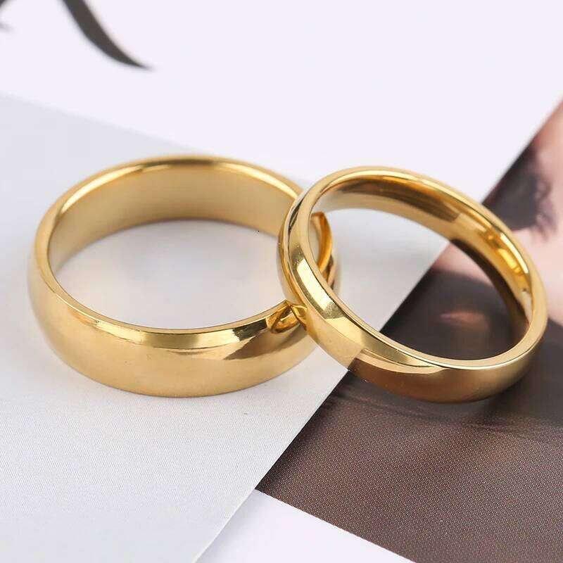 2023 New Fashion Simple Smooth Stainless Steel Ring for Women and Men Classic Gold Color Couple Rings Wedding Engagement Jewelry H260312