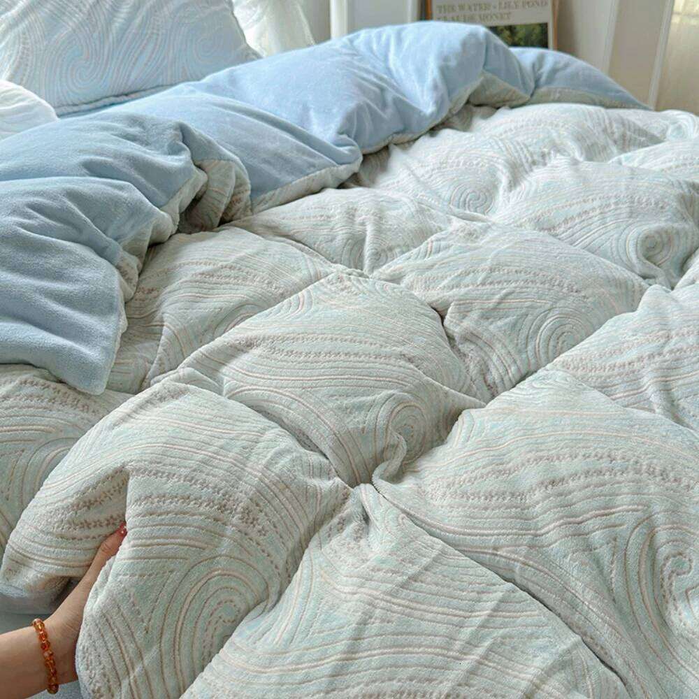 Thickened Milk Bedding Set Winter Warm Jacquard Carved Velvet Quilt Cover Pillowcase Bed Linen Soft Four Piece Sets H260312
