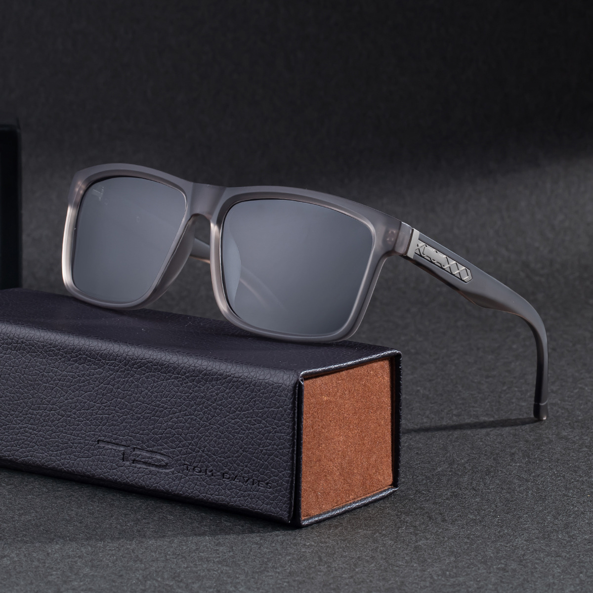 2026 New Fashion Polarized Square Frame PC Lens Outdoor Driving Sun Protection Sunglasses for Men